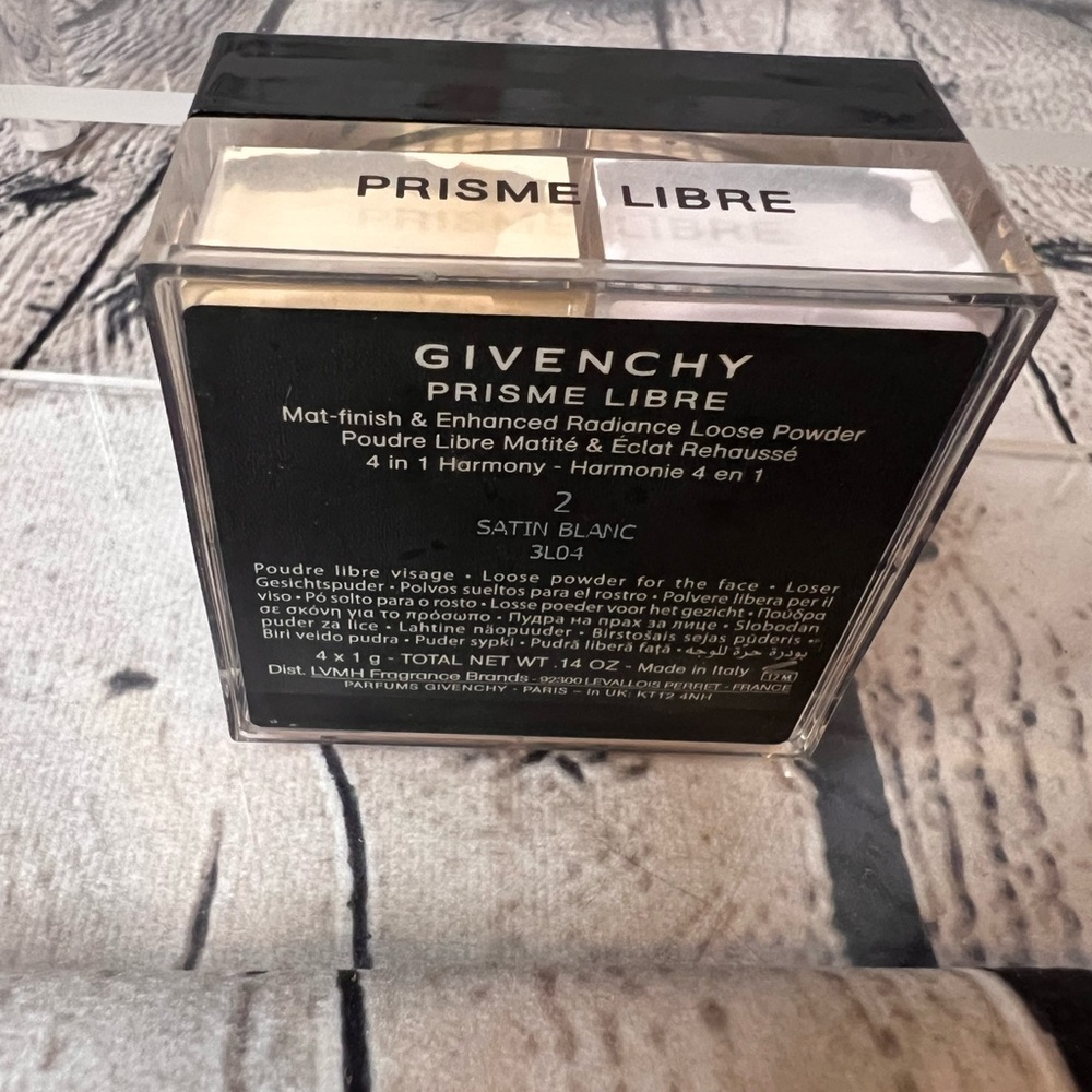 Givenchy Loose Setting Powder - Picture 3 of 3